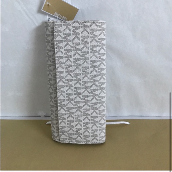 💯🆕MK wallet🆕full size/vanilla - Picture 3 of 4